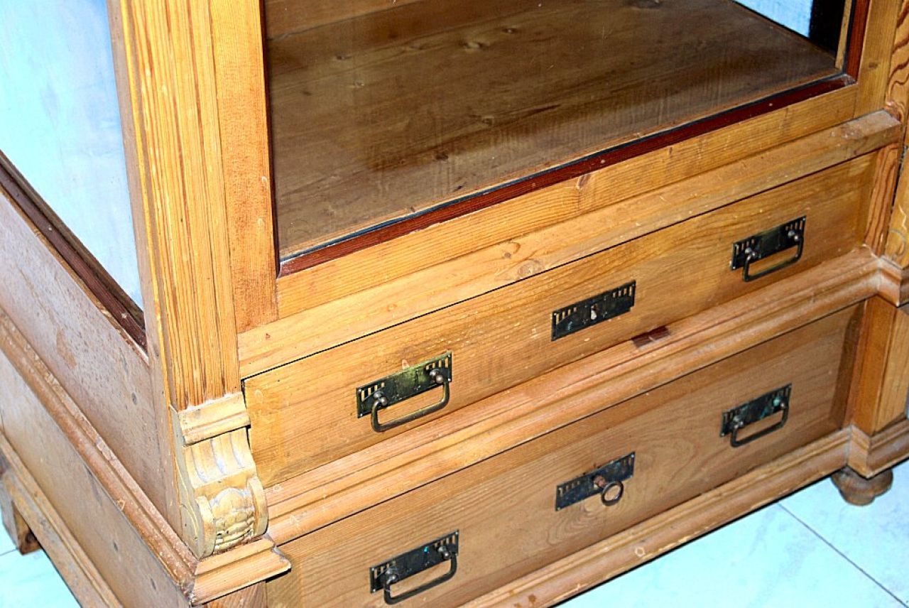 old farmer's display cabinet - spruce/larch