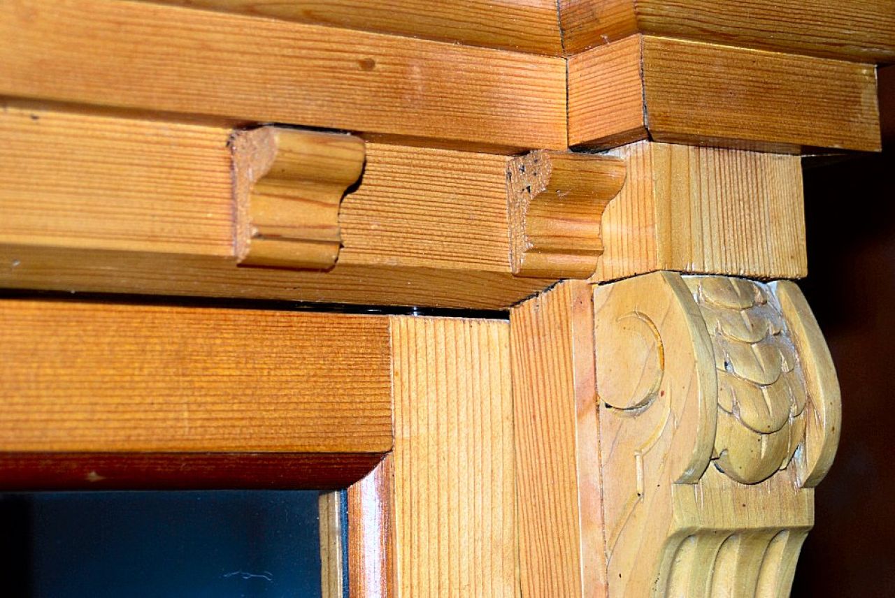 old farmer's display cabinet - spruce/larch