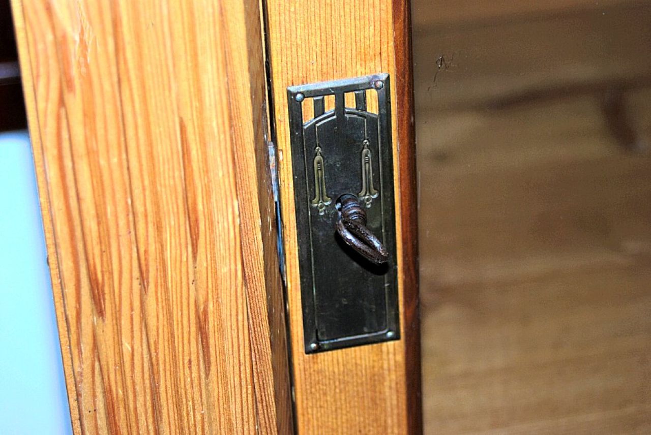 old farmer's display cabinet - spruce/larch