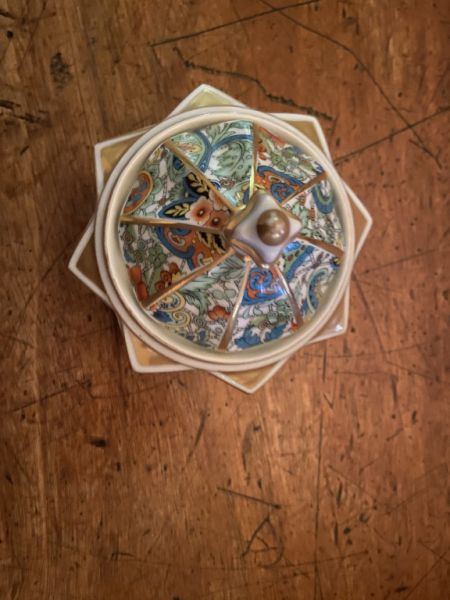 Caja antigua con tapa porcelana de Weimar