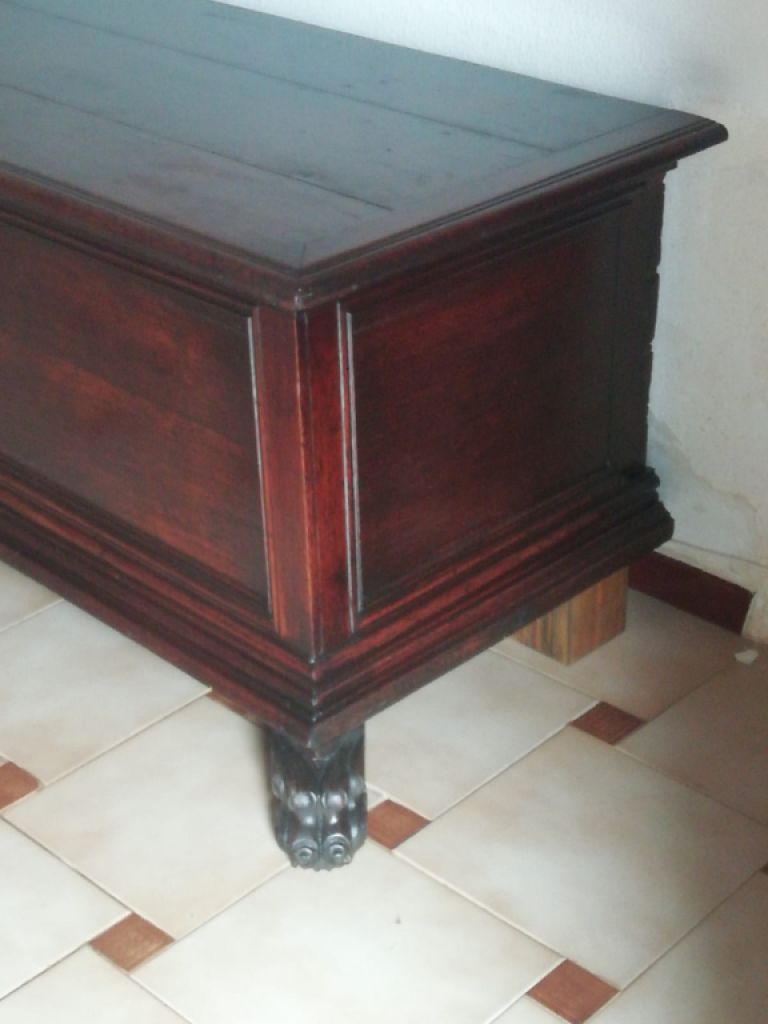 Cajonera de madera antigua - Cofre
