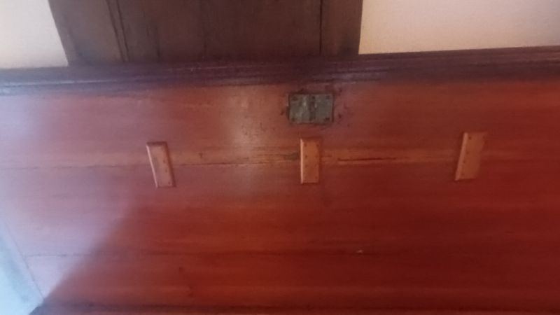 Cajonera de madera antigua - Cofre