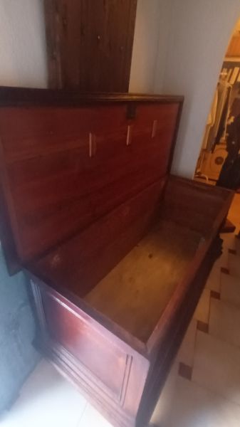 Cajonera de madera antigua - Cofre