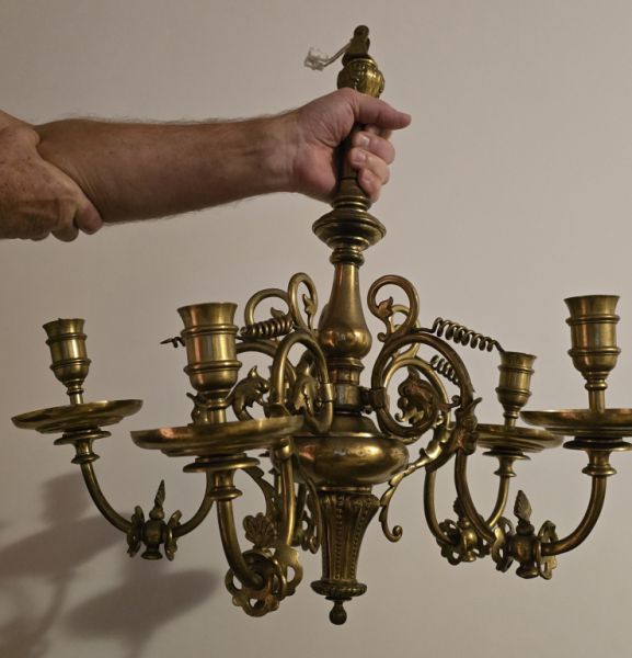 lámpara antigua de latón macizo