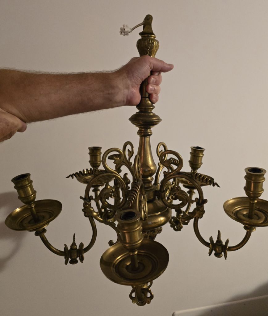 lámpara antigua de latón macizo