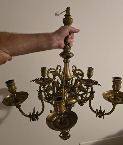 lámpara antigua de latón macizo