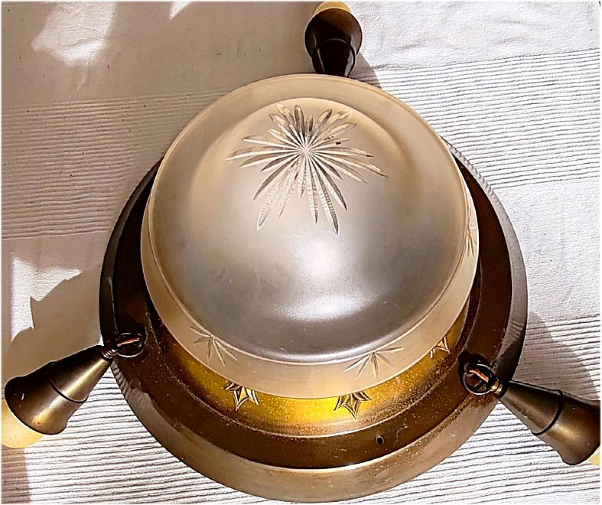 antigua, muy decorativa lámpara de techo, latón y cristal, Art Nouveau