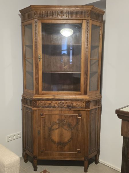 Armario de esquina antiguo en nogal, Louis Seize