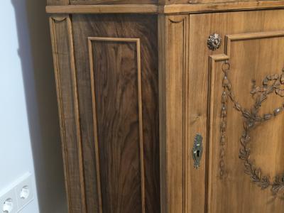 Armario de esquina antiguo en nogal, Louis Seize