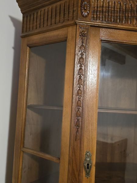 Armario de esquina antiguo en nogal, Louis Seize