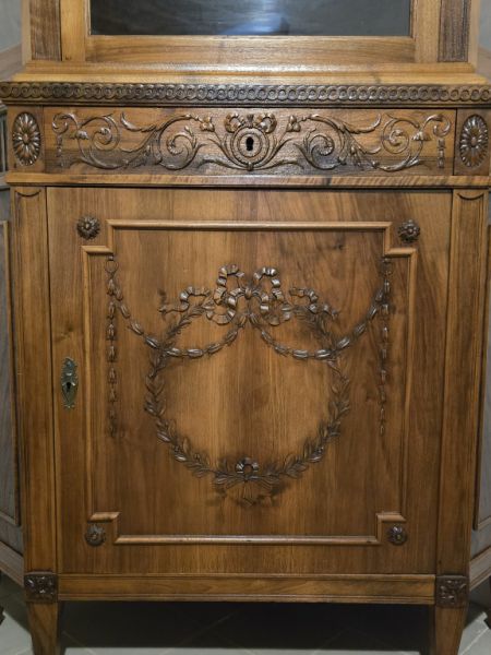 Armario de esquina antiguo en nogal, Louis Seize