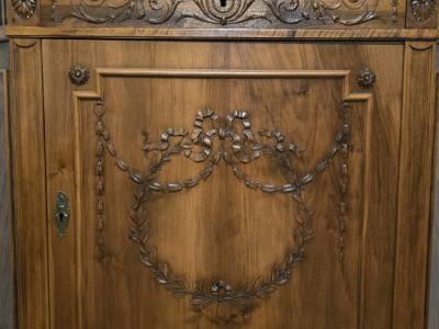 Armario de esquina antiguo en nogal, Louis Seize