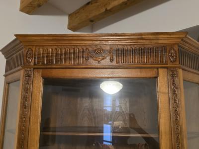 Armario de esquina antiguo en nogal, Louis Seize