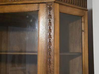 Armario de esquina antiguo en nogal, Louis Seize