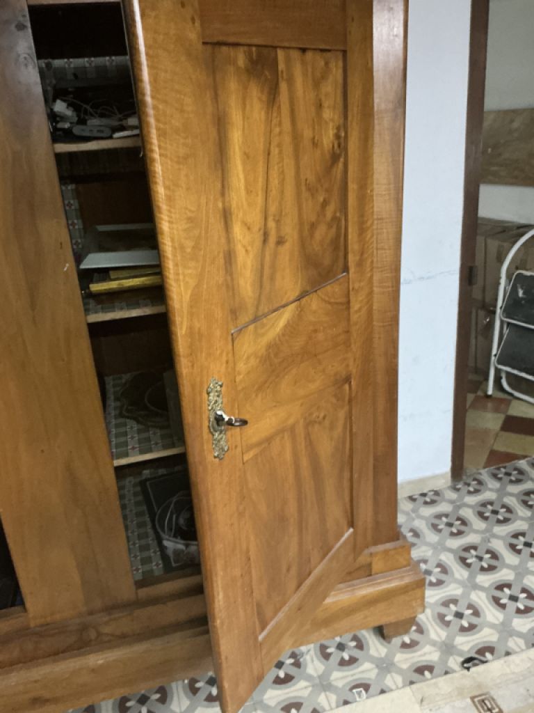 Armario antiguo de madera de cerezo – trabajo artesanal macizo, original, c. s. XIX – desmontable