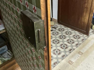 Armario antiguo de madera de cerezo – trabajo artesanal macizo, original, c. s. XIX – desmontable