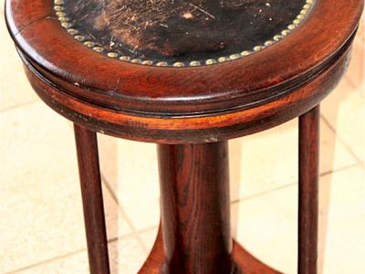 Antique piano stool (circa 1900) – Solid oak – Spindle in perfect condition