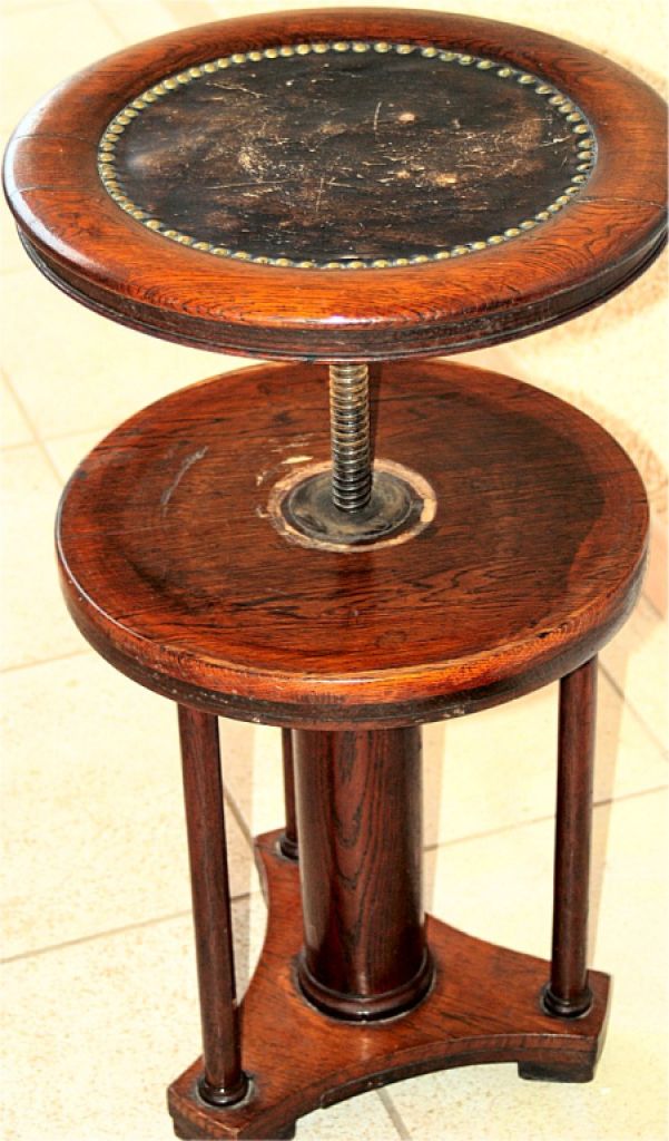 Antique piano stool (circa 1900) – Solid oak – Spindle in perfect condition