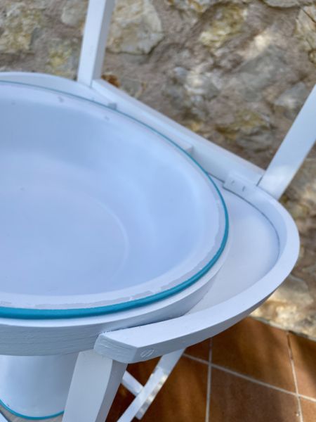 Antiker Waschtisch mit Schüssel und Kanne. Dekoratives Unikat!