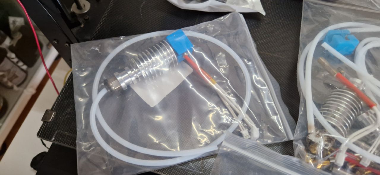 Anycubic Mega X - Impresora 3D con accesorios y filamento