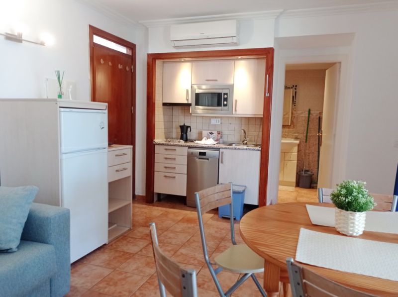 Apartamento para 2 Personas con Piscina Comunitaria en Cala Ferrera -- AP 10 FZ