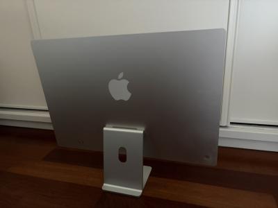 Apple iMac 24” (2021) – 8GB RAM, 256GB SSD – Excelente estado