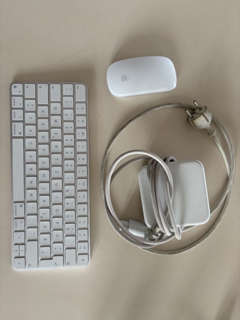 Apple iMac 24” (2021) – 8GB RAM, 256GB SSD – Excelente estado