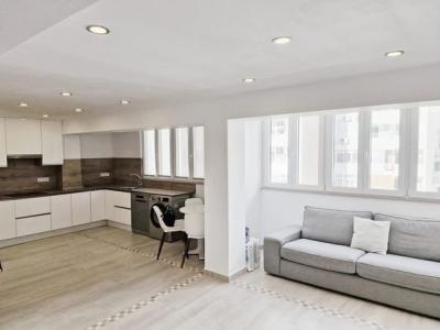 Arenal, amplio apartamento con vista al mar