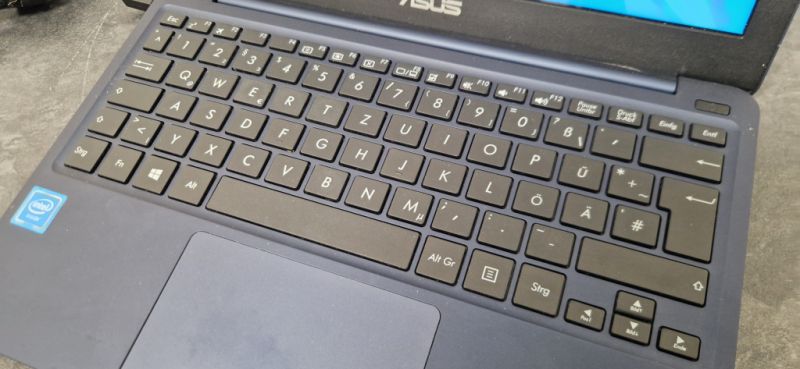 Asus EeePC Netbook Minu Notebook, funcional, 11" CPU Intel