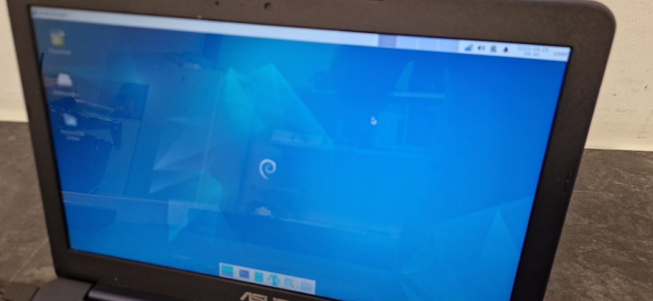 Asus EeePC Netbook Minu Notebook, funcional, 11" CPU Intel