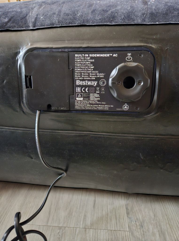 Cama de invitados inflable + manta calefactora para alfombra