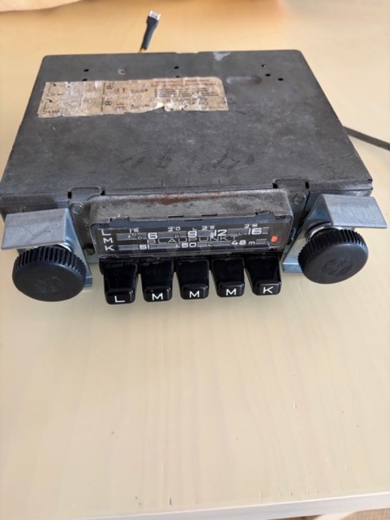Autoradio Blaupunkt Frankfurt für Oldtimer VW Käfer u.s.w. 12 Volt zu verkaufen