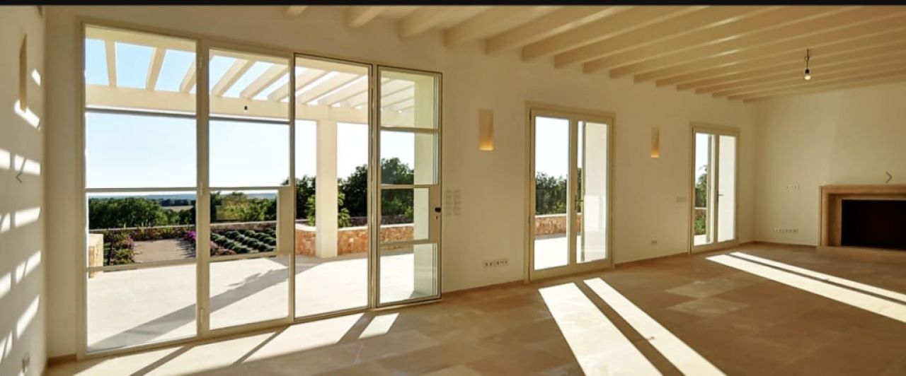 Avantgarde und Natur: Luxusvilla mit Panoramablick zwischen Porto Colom und Manacor