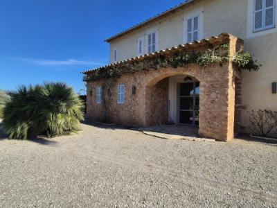 Avantgarde und Natur: Luxusvilla mit Panoramablick zwischen Porto Colom und Manacor