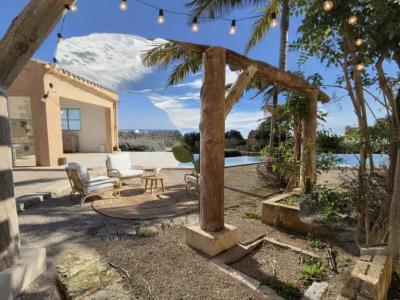 Avantgarde und Natur: Luxusvilla mit Panoramablick zwischen Porto Colom und Manacor