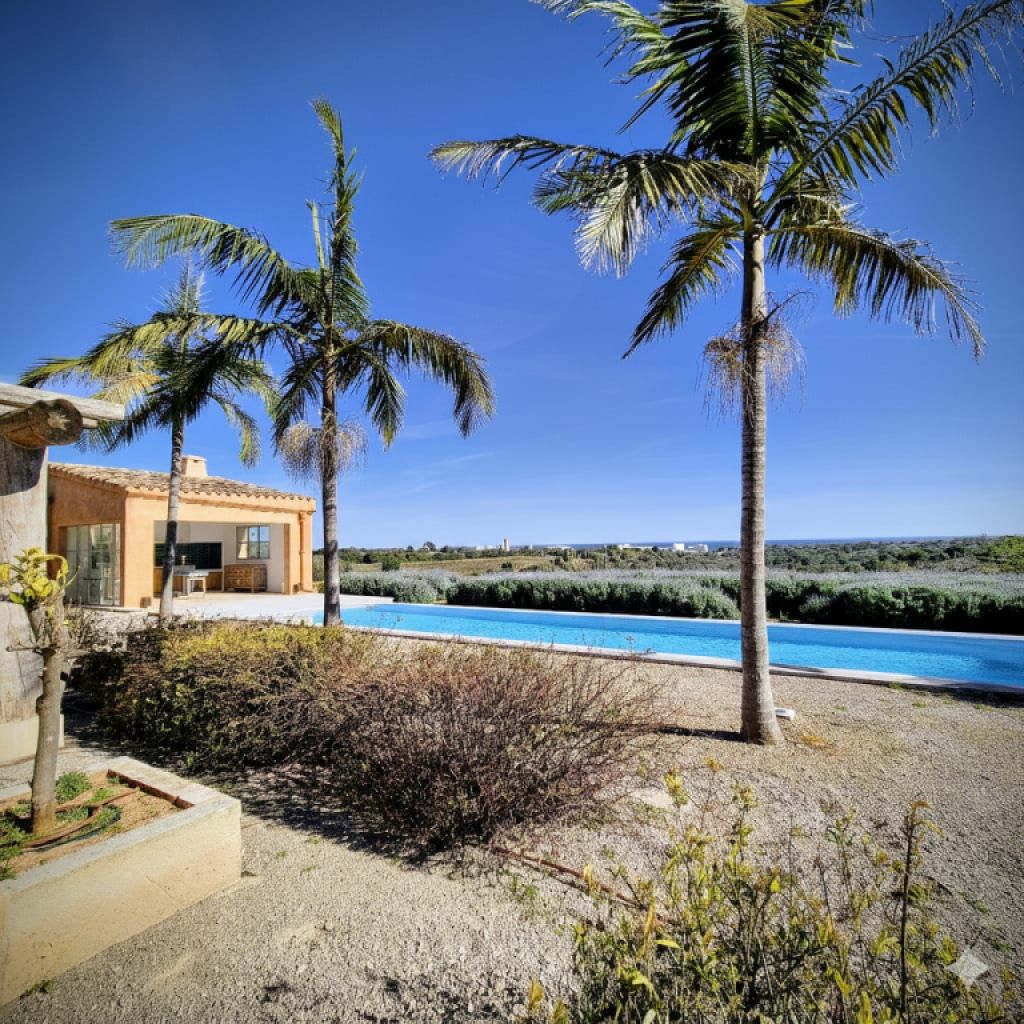 Avantgarde und Natur: Luxusvilla mit Panoramablick zwischen Porto Colom und Manacor