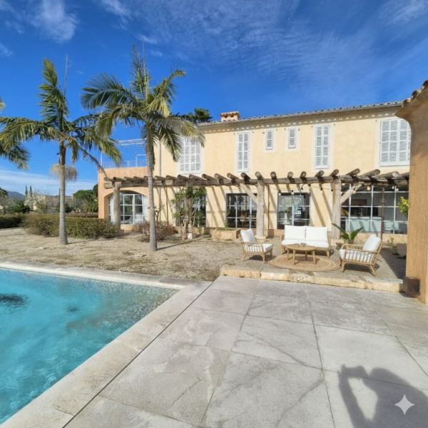 Avantgarde und Natur: Luxusvilla mit Panoramablick zwischen Porto Colom und Manacor