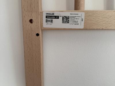 Cuna, colchón y chinchorera para bebé