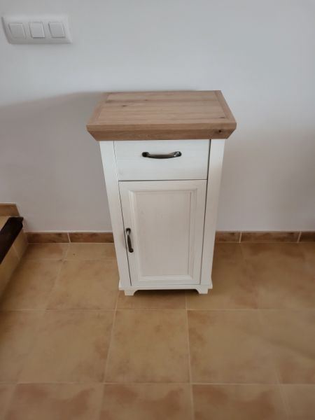 Badschrank neu nur zusammengebaut  Standort Cales de Mallorca
