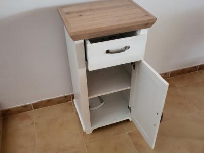 Badschrank neu nur zusammengebaut  Standort Cales de Mallorca