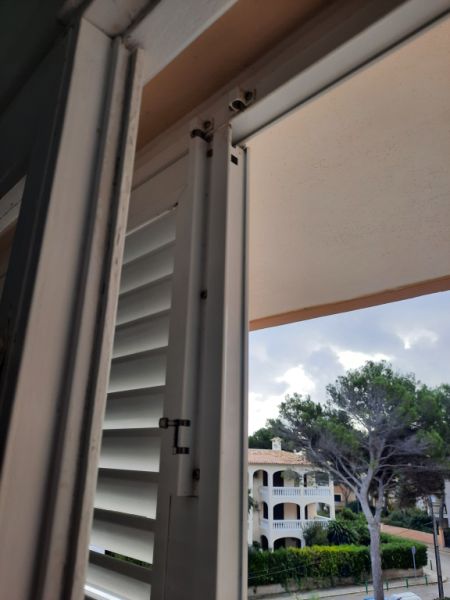 4-piece balcony shutter door