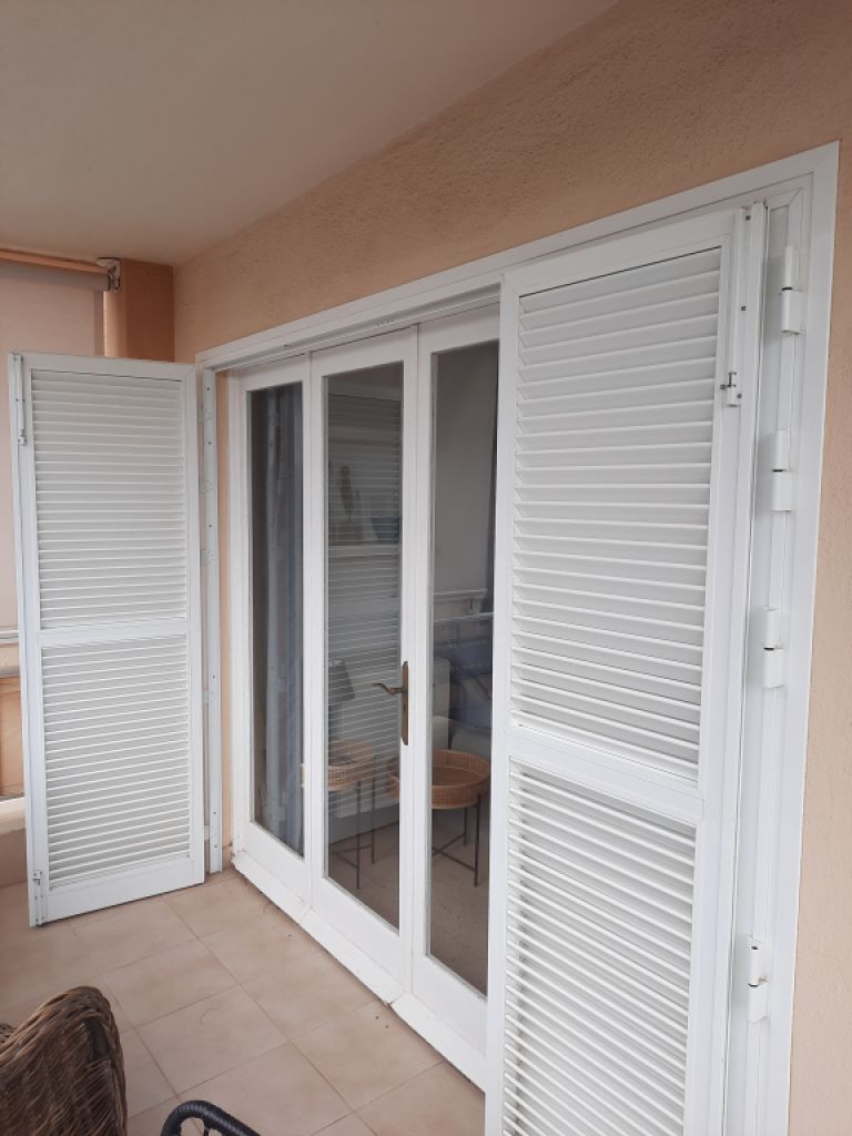 4-piece balcony shutter door