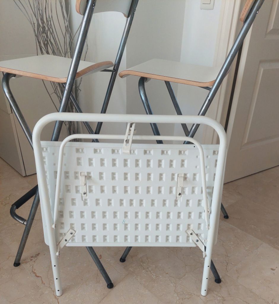 Mesa de balcón blanca plegable