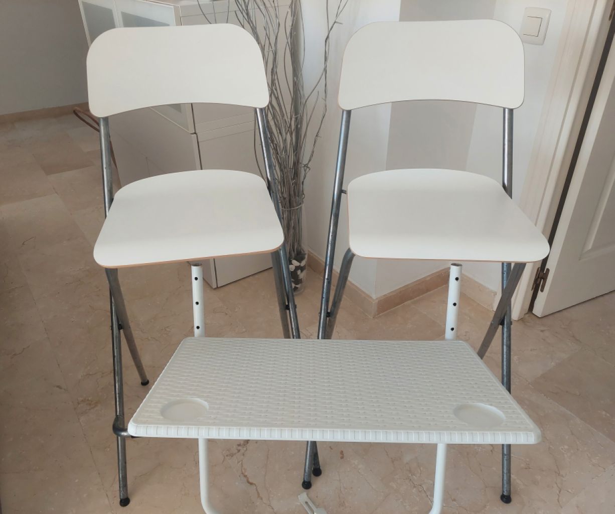 Mesa de balcón blanca plegable