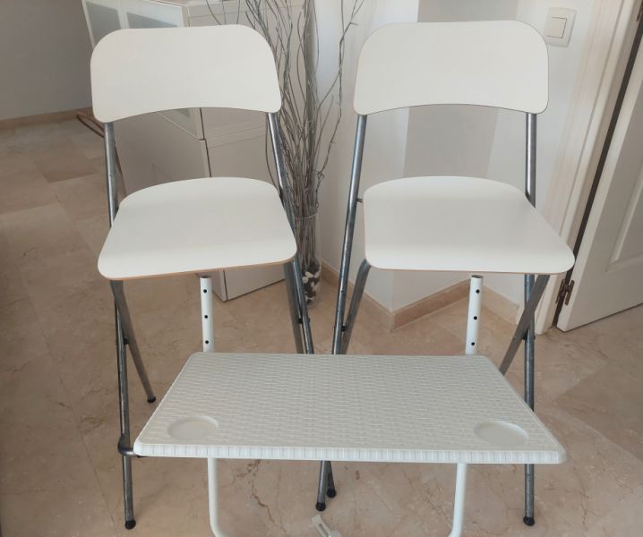 Mesa de balcón blanca plegable