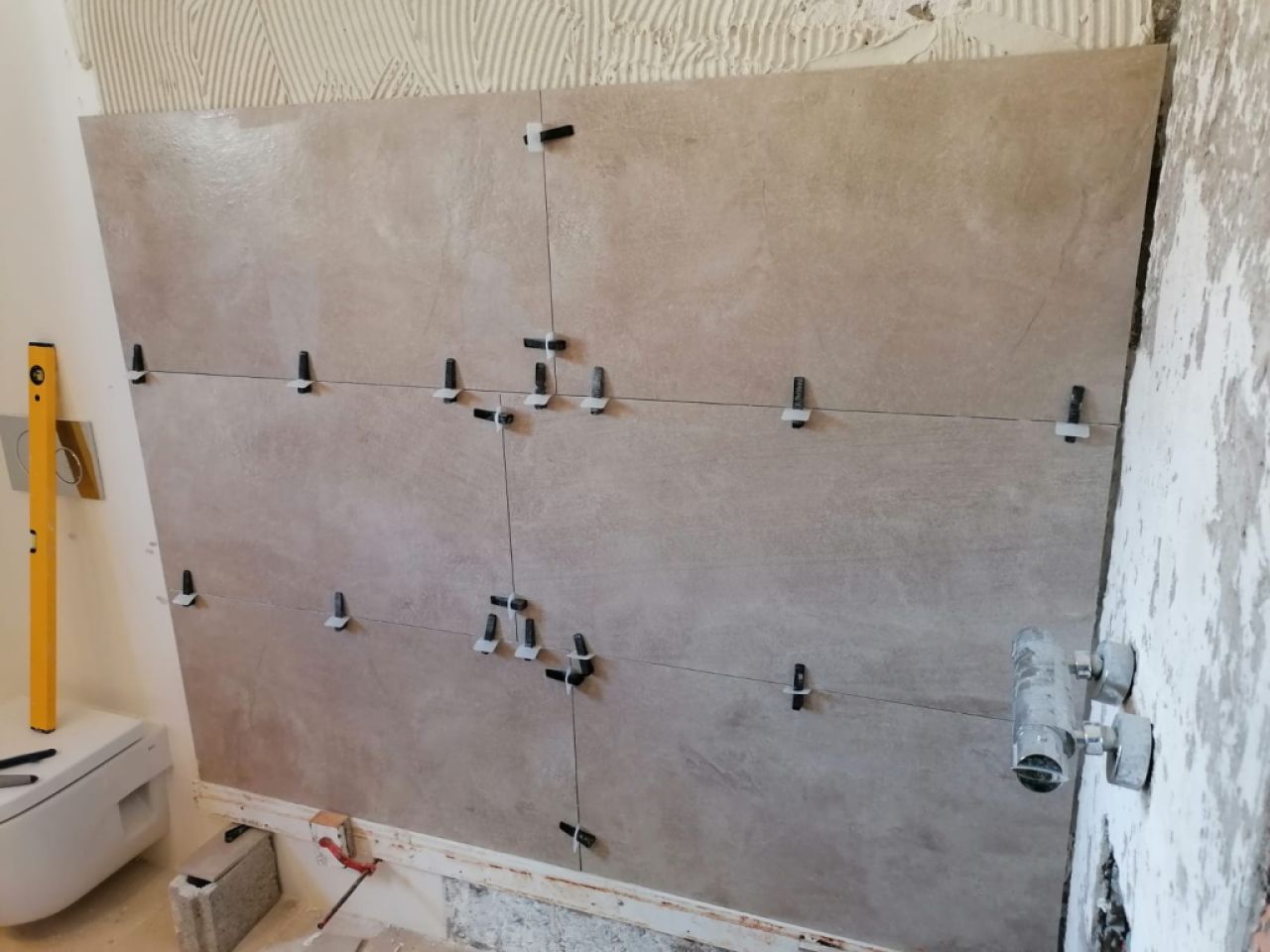 Construcción, forro de piedras etcc