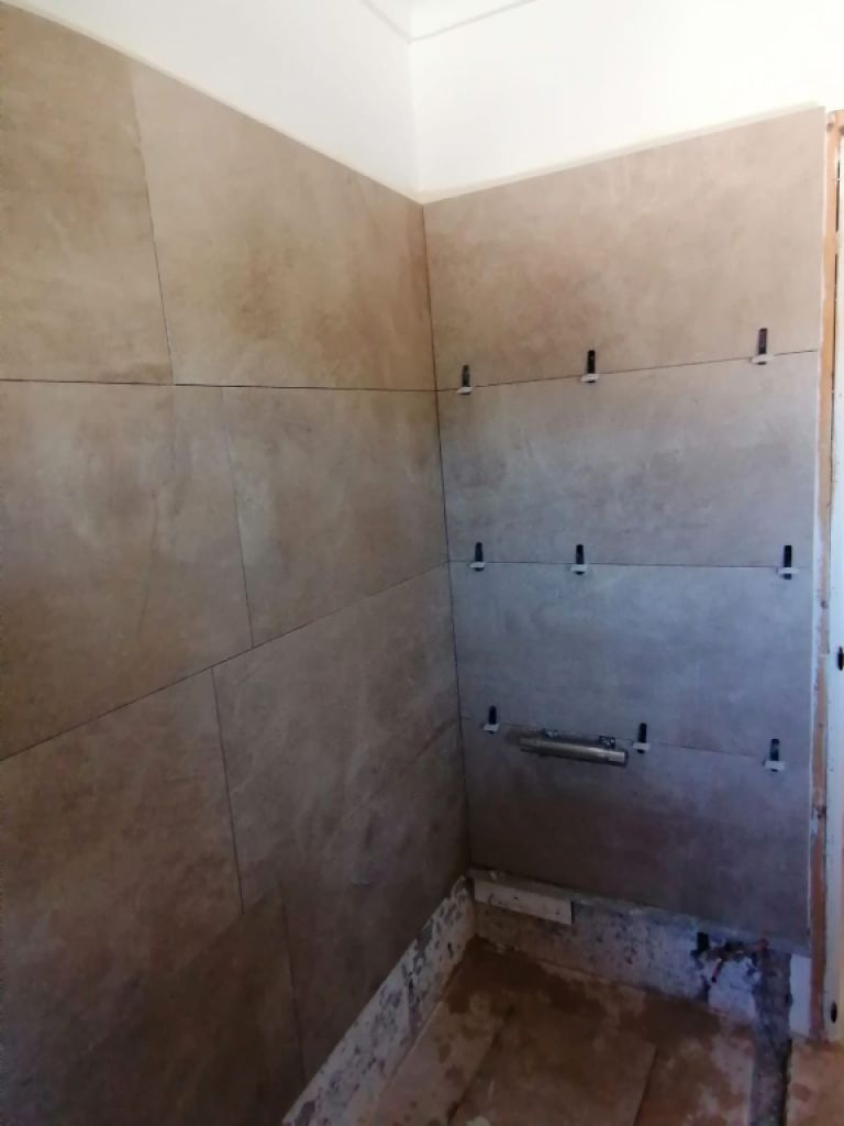 Construcción, forro de piedras etcc