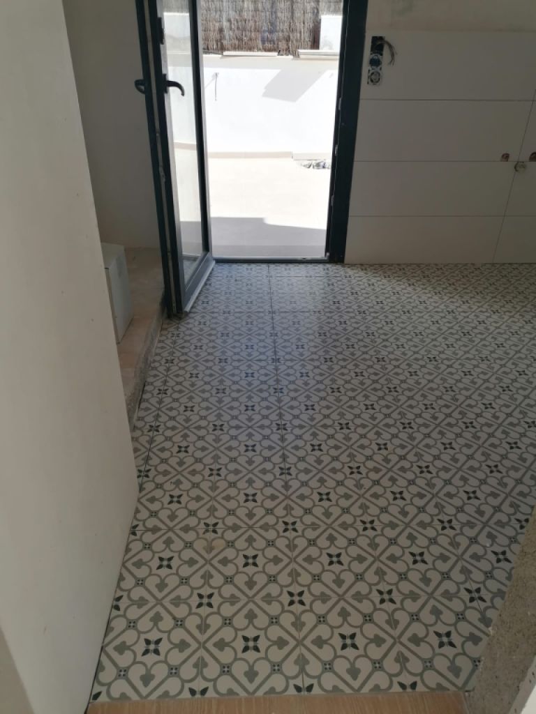 Construcción, forro de piedras etcc