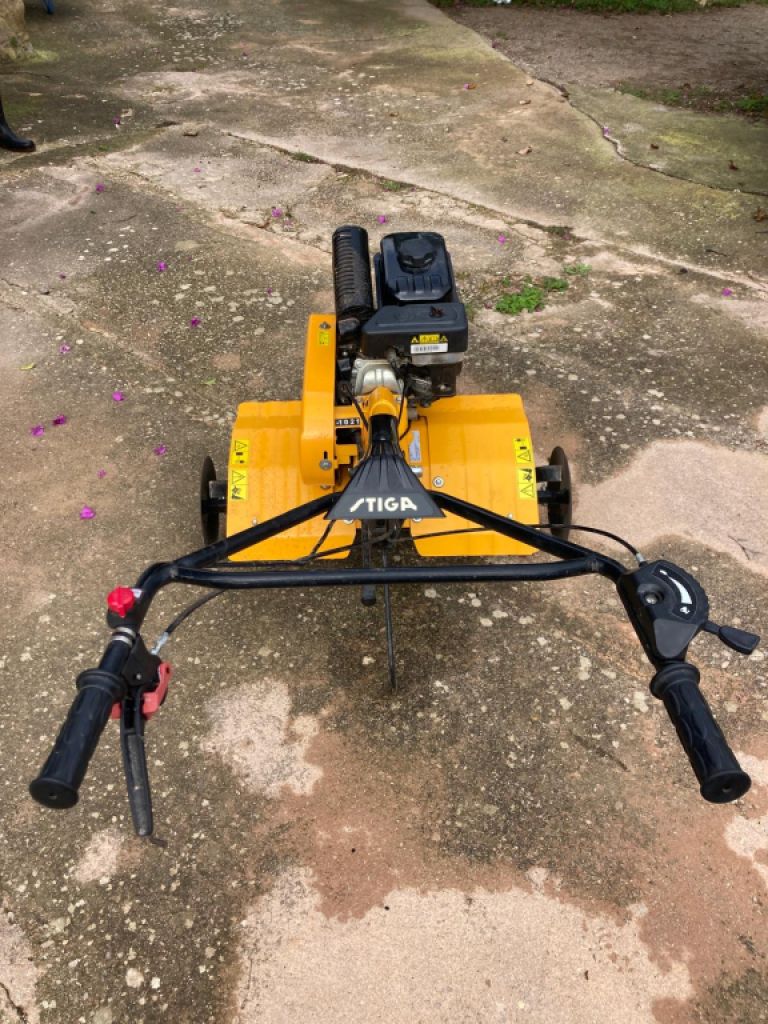 Arado a gasolina Stiga src 685RG
