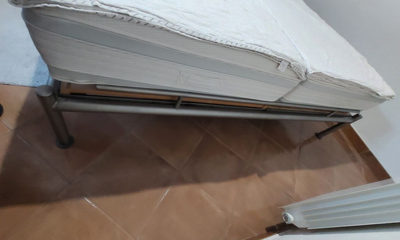 Cama de acero inoxidable, fabricación a medida